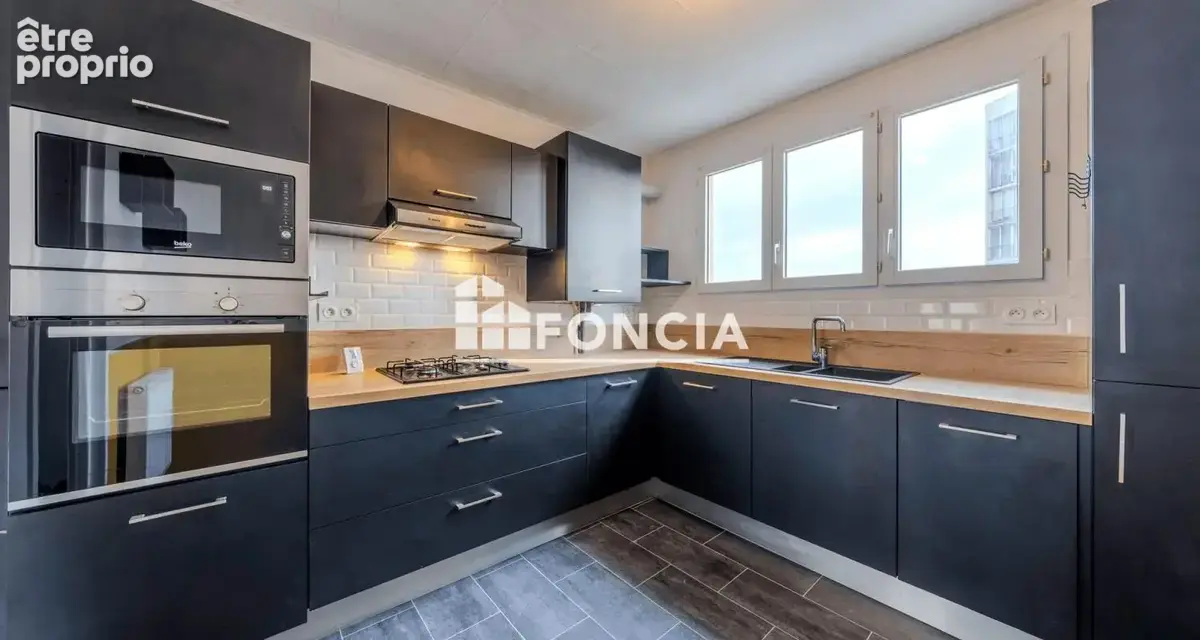 Brest est – petit paris  grand t3 de 77,29 m² idealement expose - photo 1