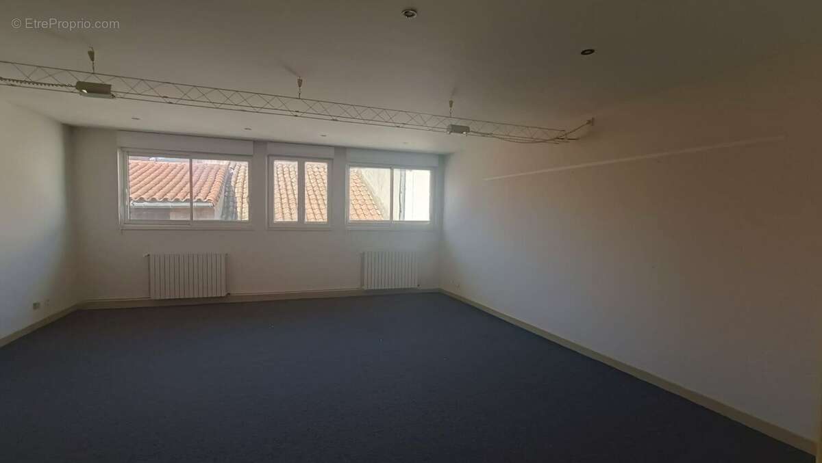 Bel immeuble de rapport - centre ville - fort potentiel locatif - photo 3