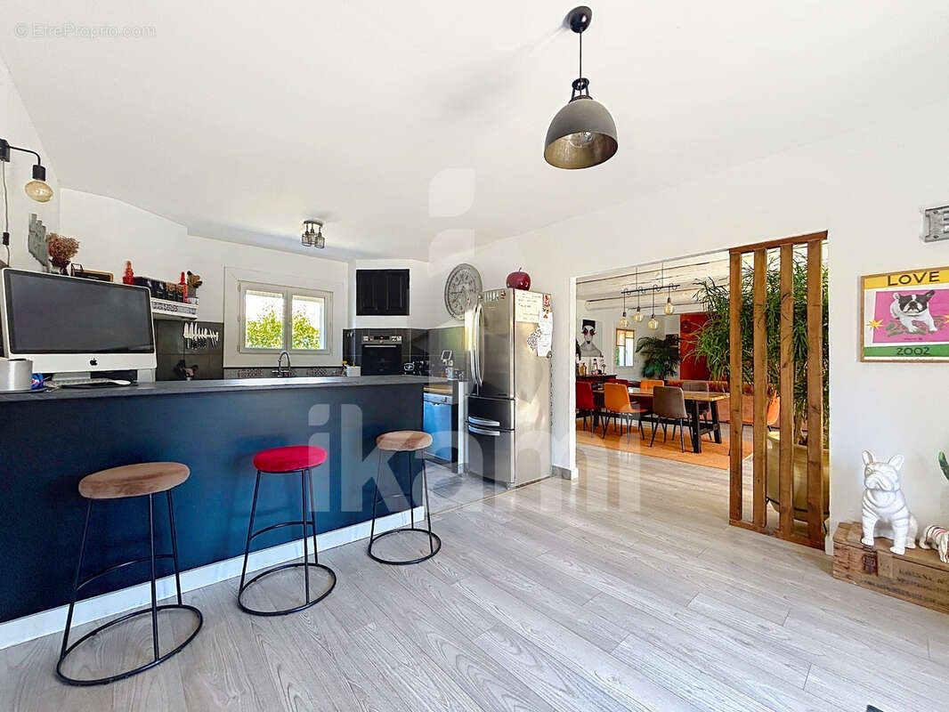 Villa plain-pied 162 m2 - 6 pieces - piscine - double garage - dependance - photo 6