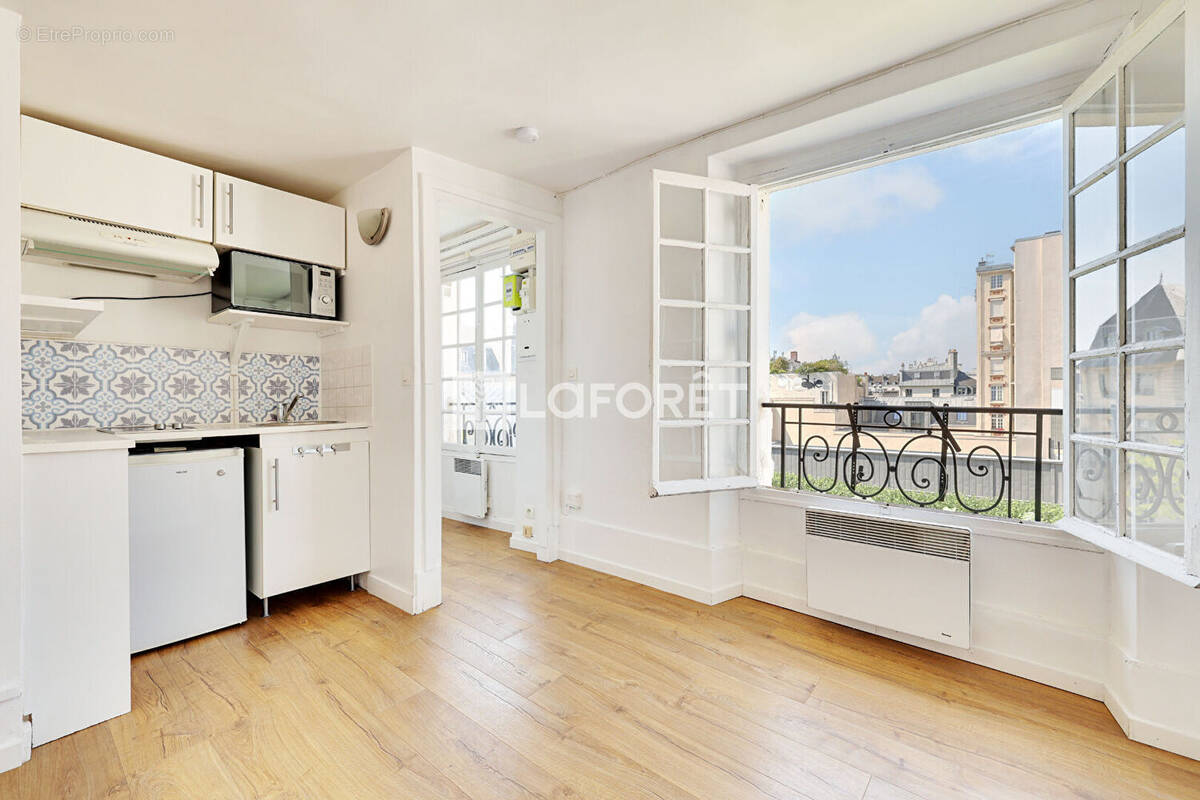 Appartement à PARIS-3E