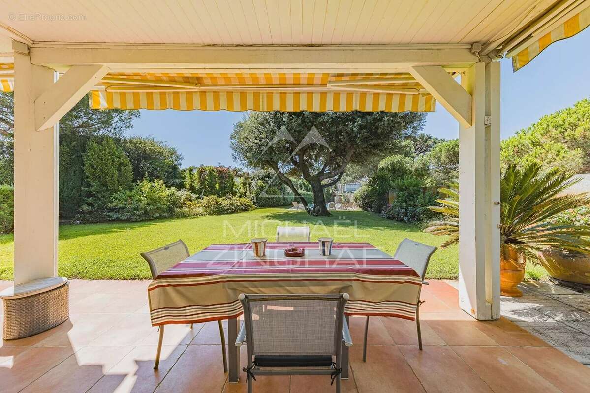 Élégante villa à quelques pas de la plage - photo 5