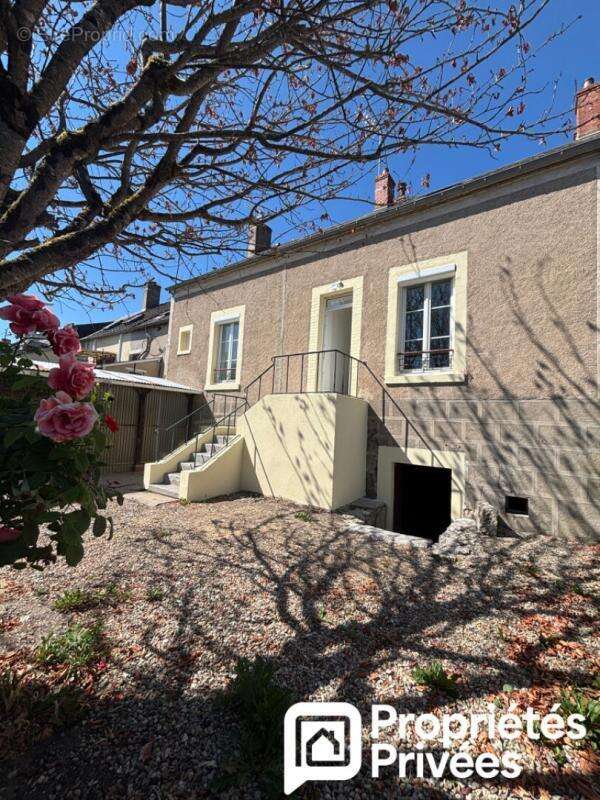 Maison à MEHUN-SUR-YEVRE