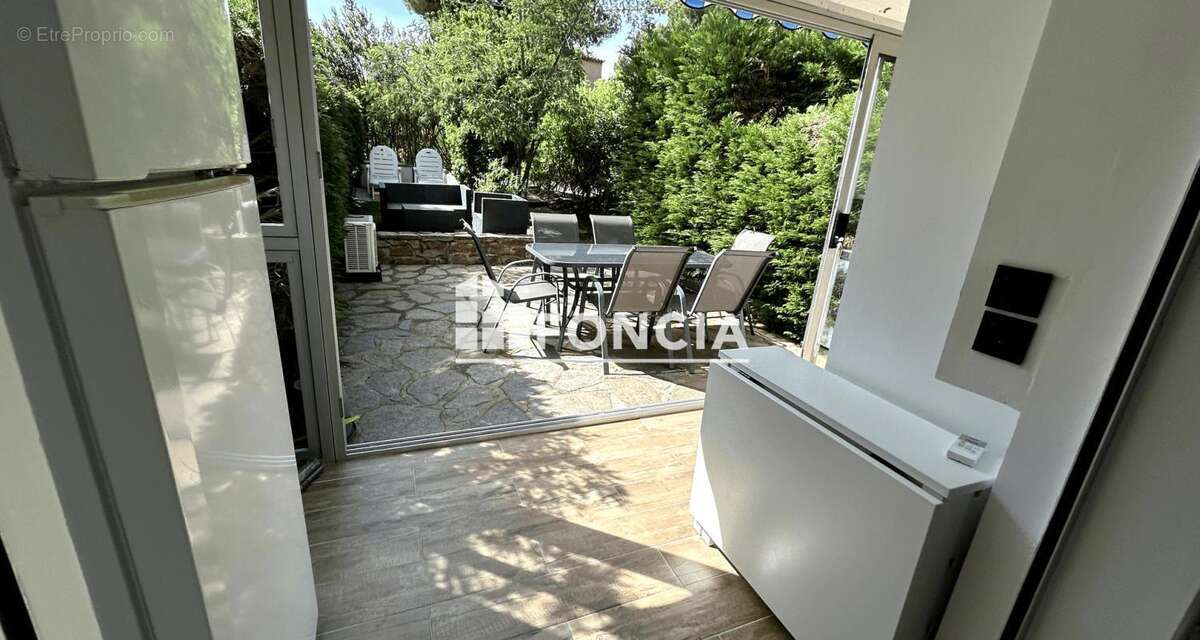 Appartement à BORMES-LES-MIMOSAS