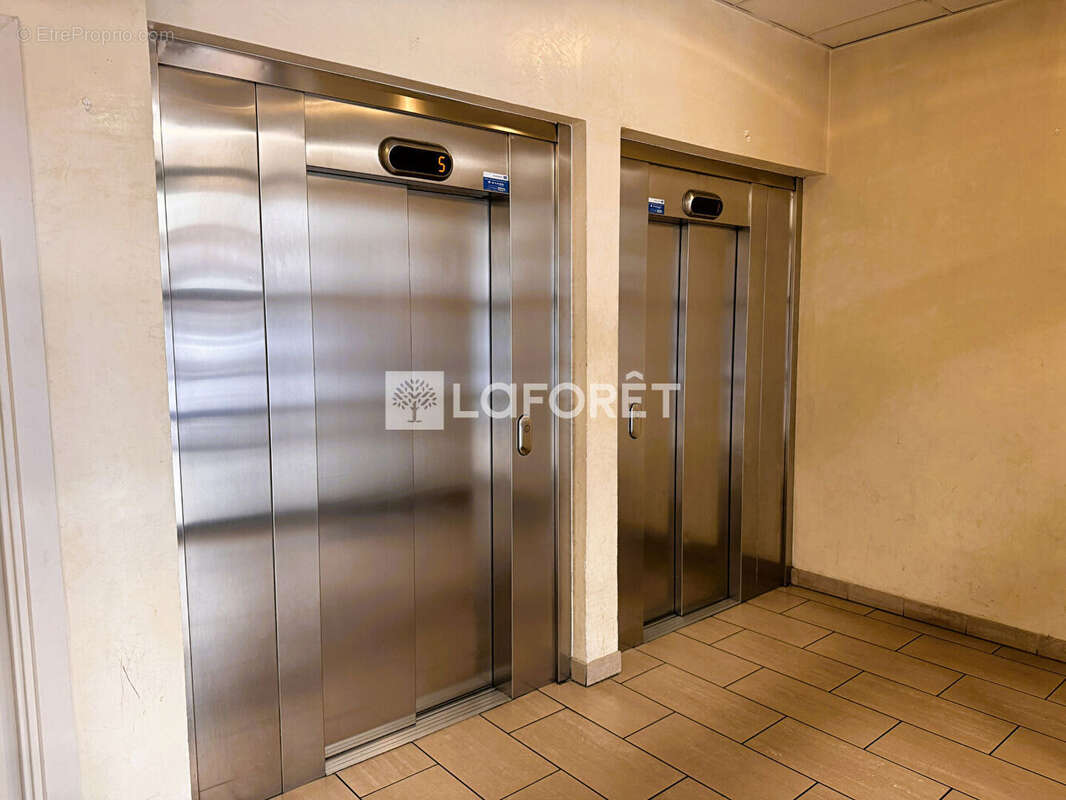 Parking à MARSEILLE-8E