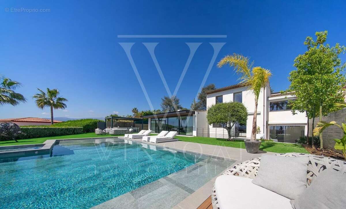 Maison à VILLENEUVE-LOUBET