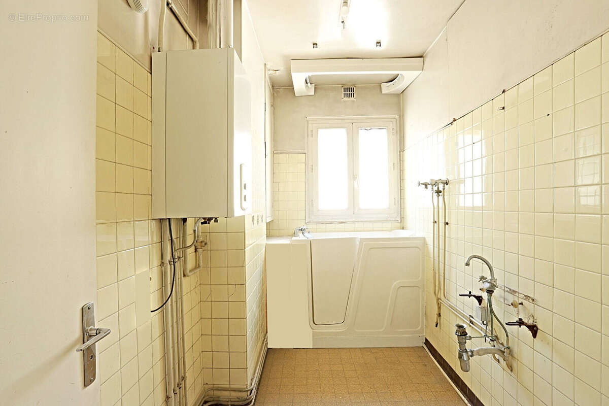 Etienne MARCEL - balcon - 2/3 Chambres - photo 11