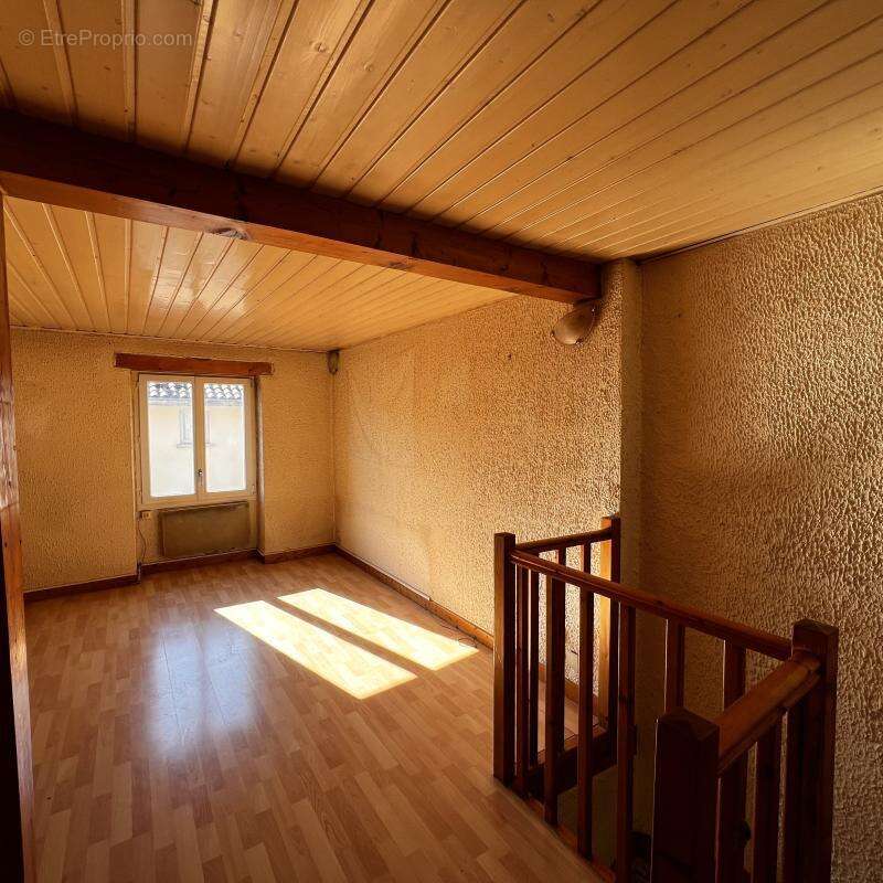 Maison 66 m² à Crolles  - photo 3
