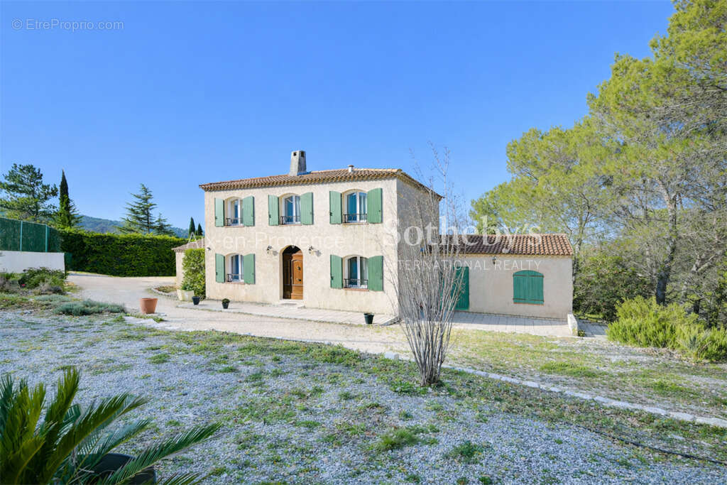 Maison à EGUILLES