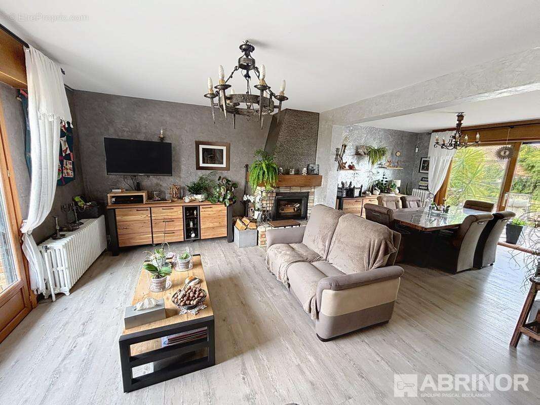 Maison à GONDECOURT