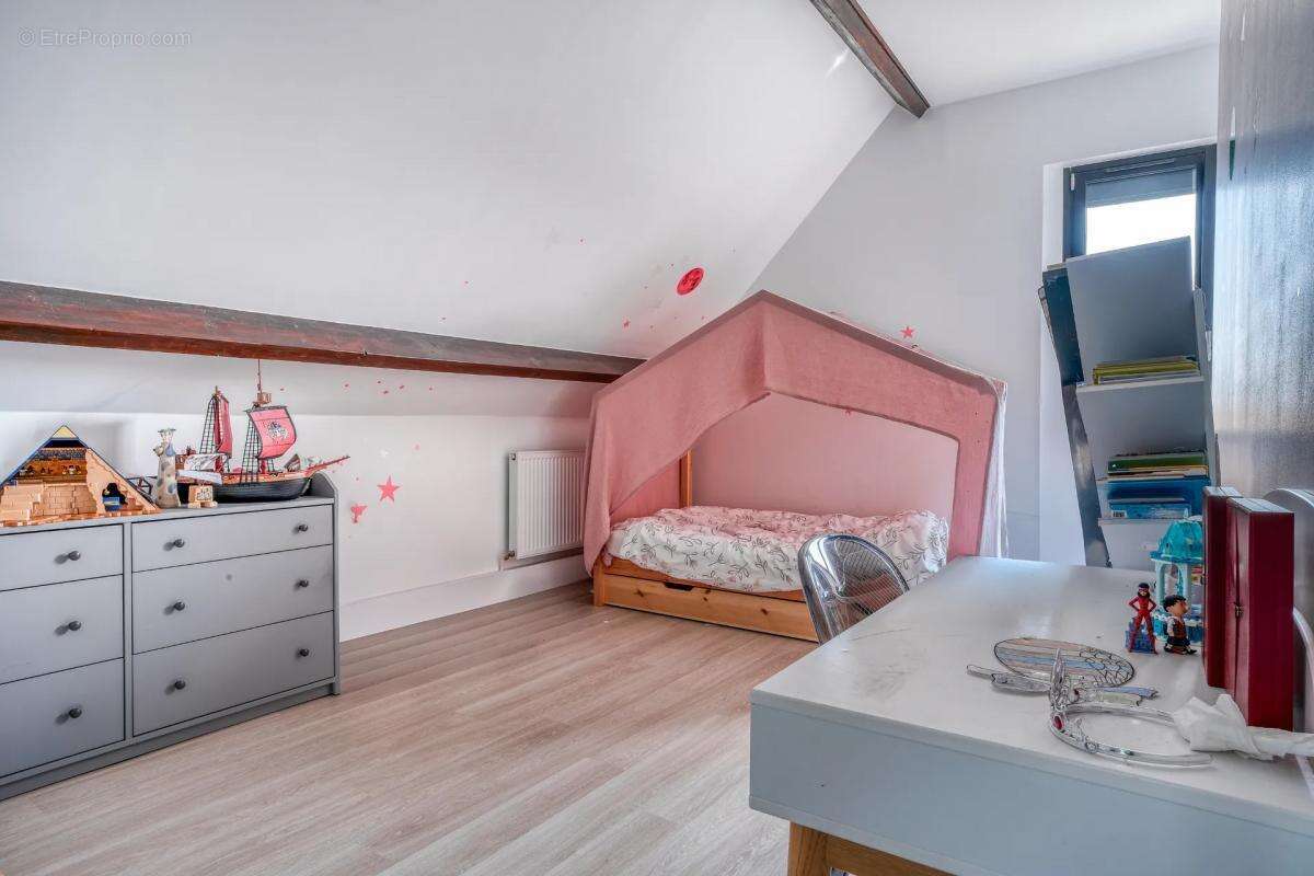 Maison à LIVRY-SUR-SEINE