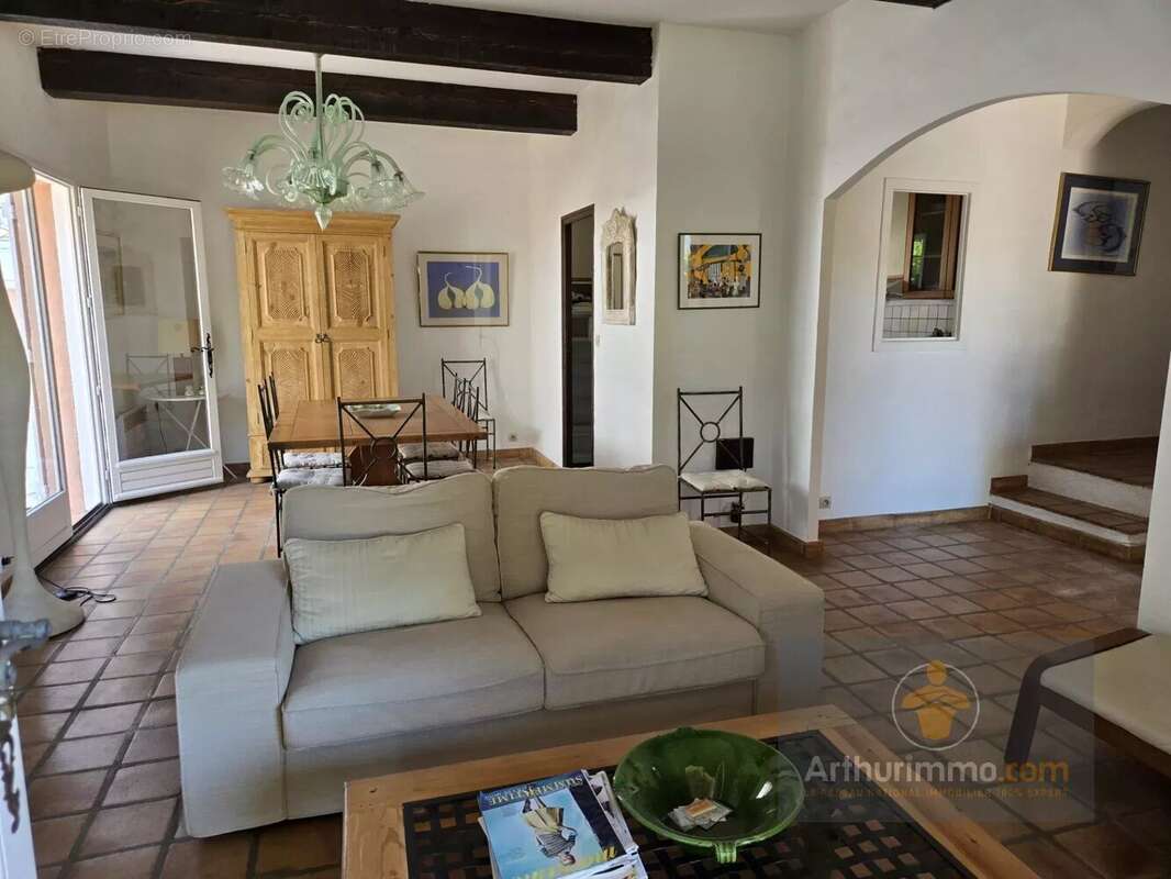 Maison à BORMES-LES-MIMOSAS