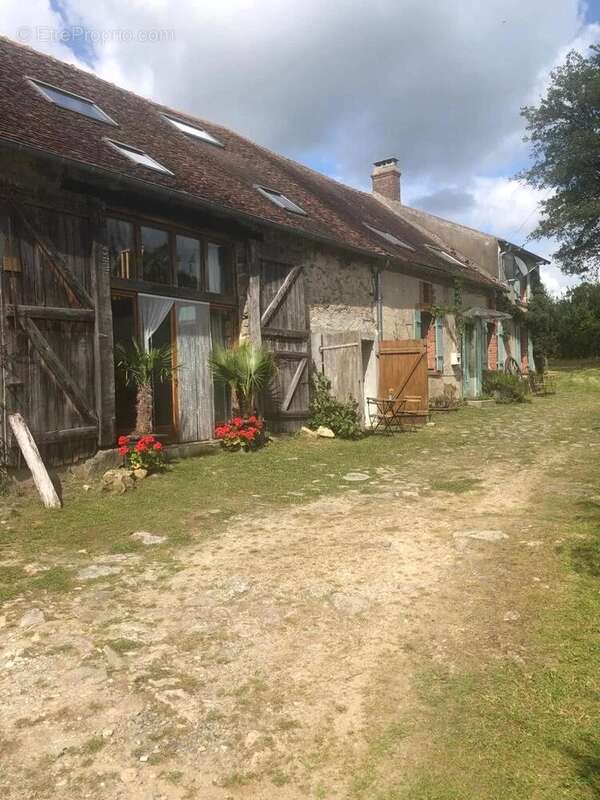 Maison à SAINT-LEGER-MAGNAZEIX