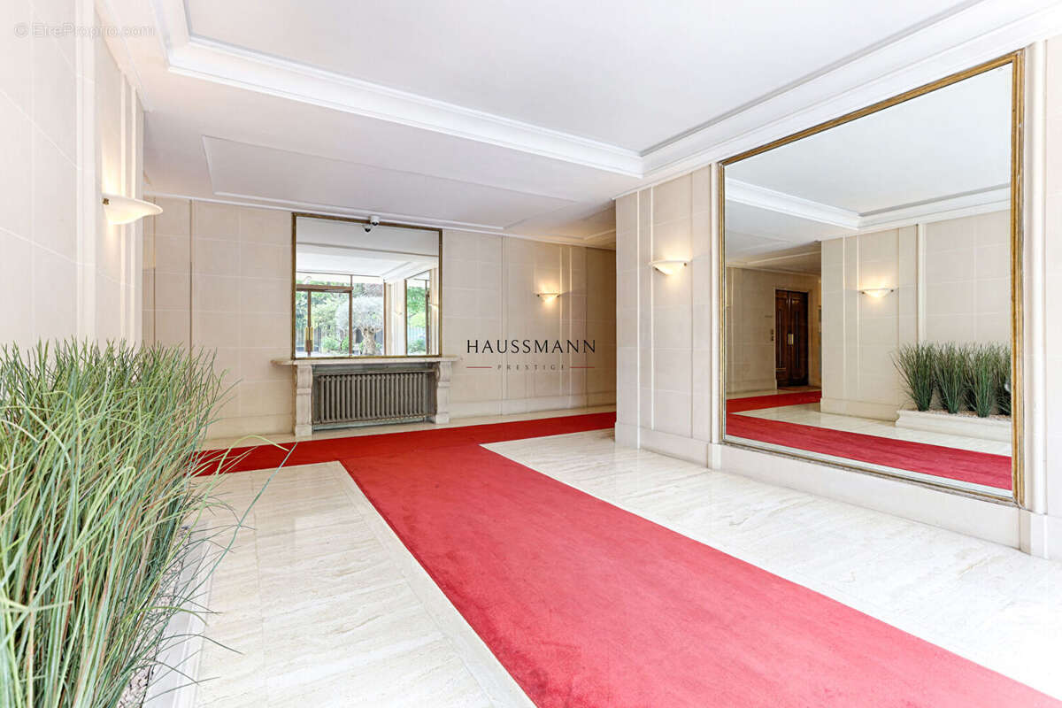Appartement à NEUILLY-SUR-SEINE