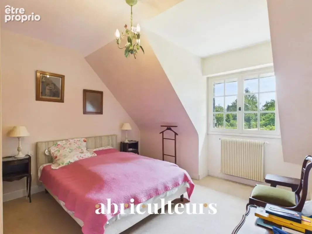 Spacieuse maison familiale de 160 m² sur parc arboré de 2 110 m² en vente – Quartier recherché du Teninio à Vannes (56000) - photo 12