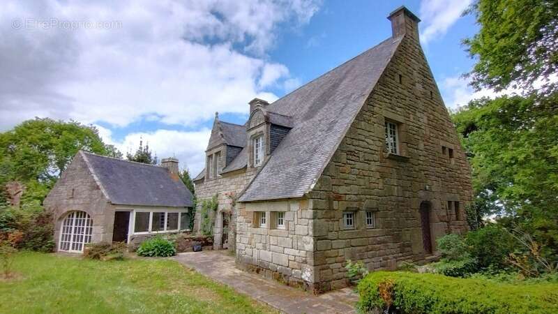 Maison à LOCRONAN