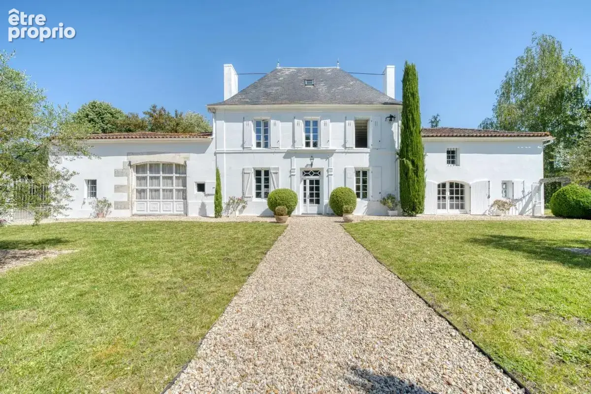 Maison de 10 pièces de 270 m² à Saint-Laurent-de-Cognac - photo 20