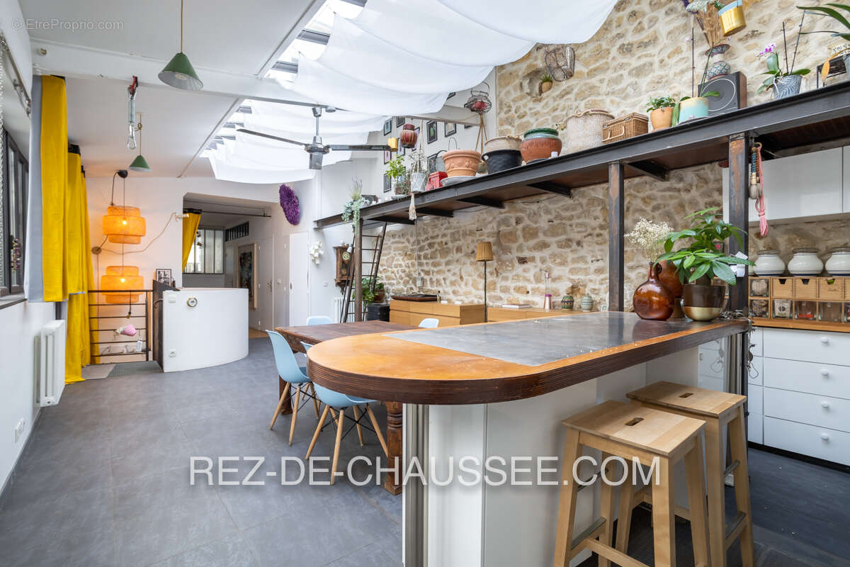 Republique bureaux et atelier d'artiste - photo 4