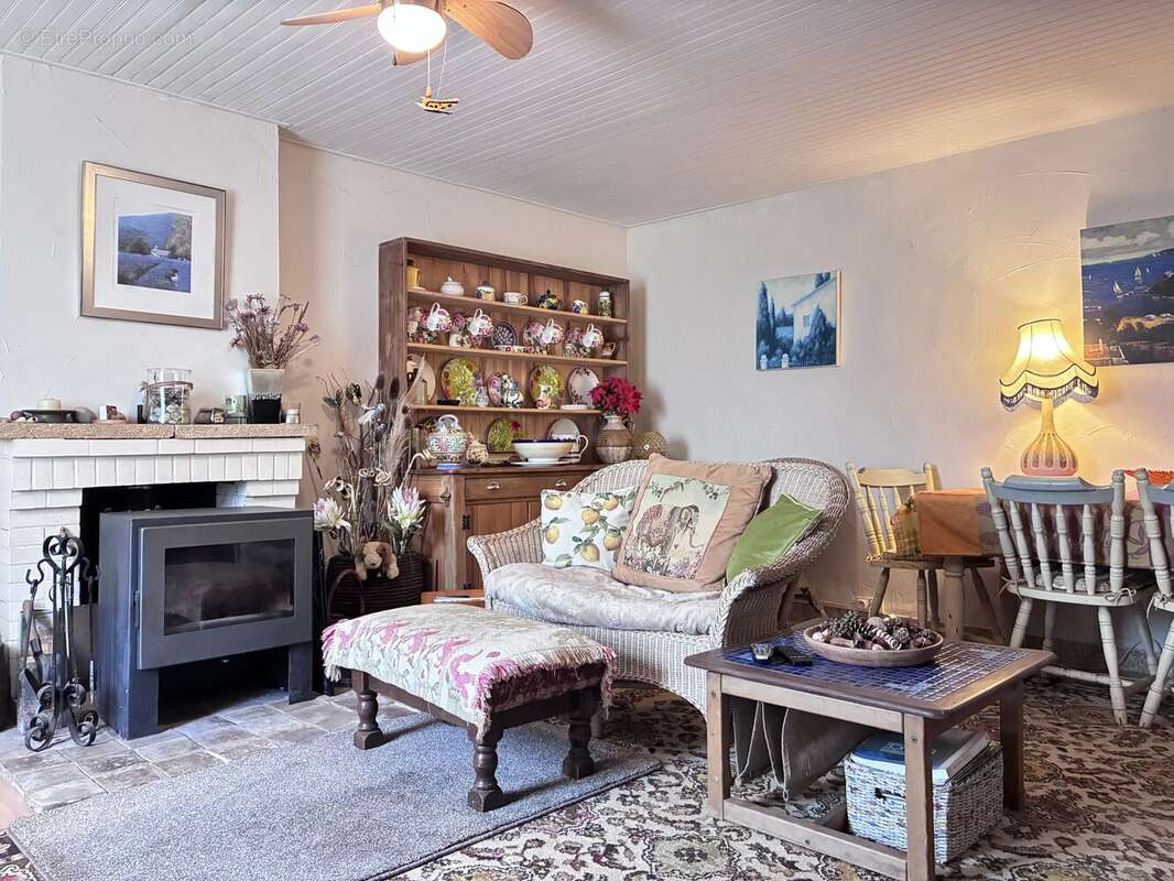 Appartement à MILLAC