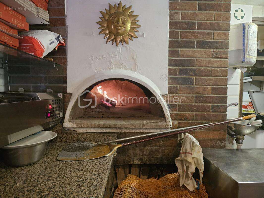 Commerce à PARIS-9E