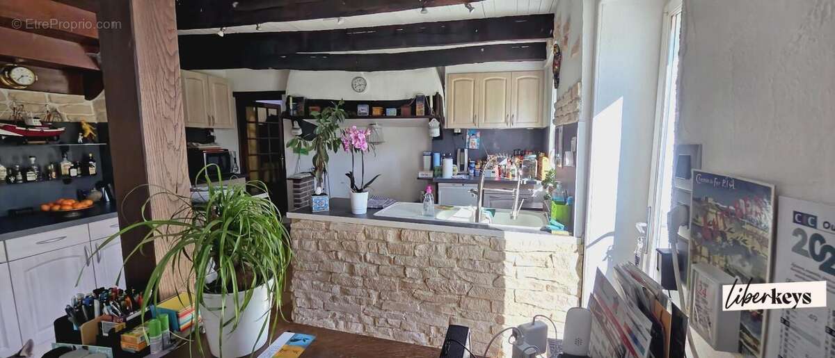 Maison à CHATEAUNEUF-DU-FAOU