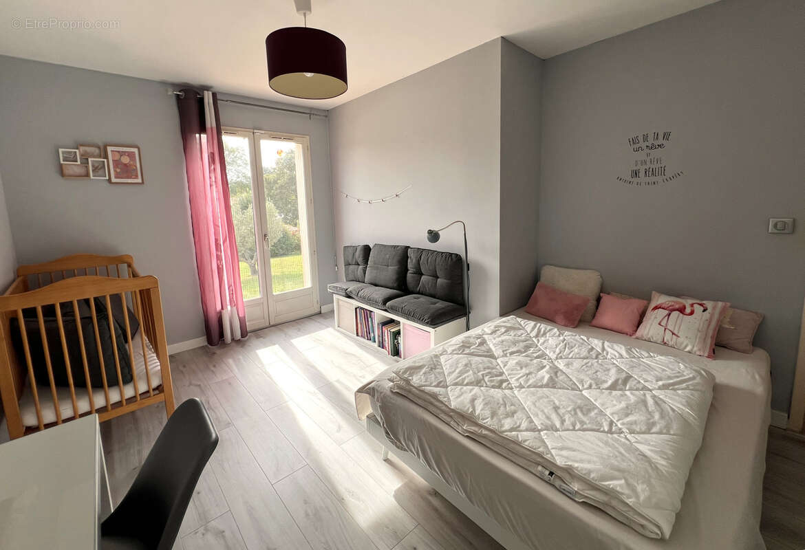 Maison à POURRIERES