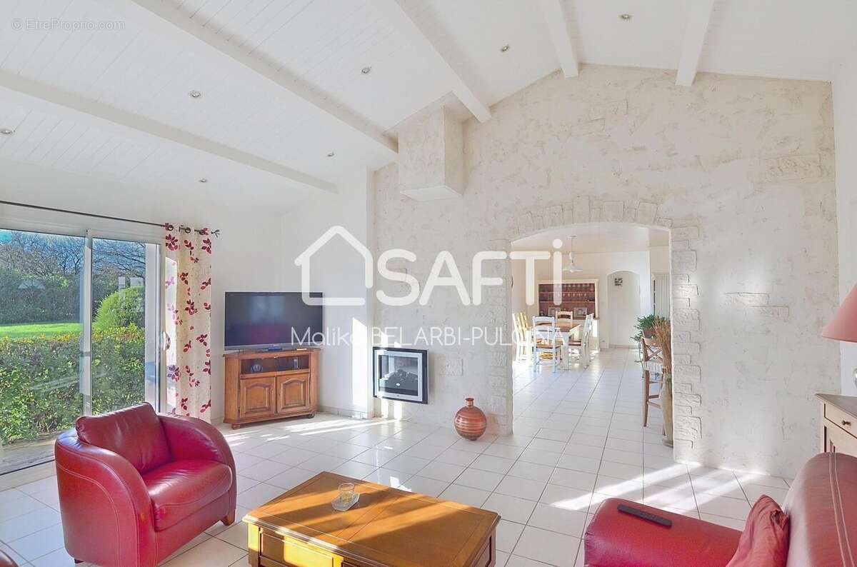 Photo 3 - Maison à POIROUX