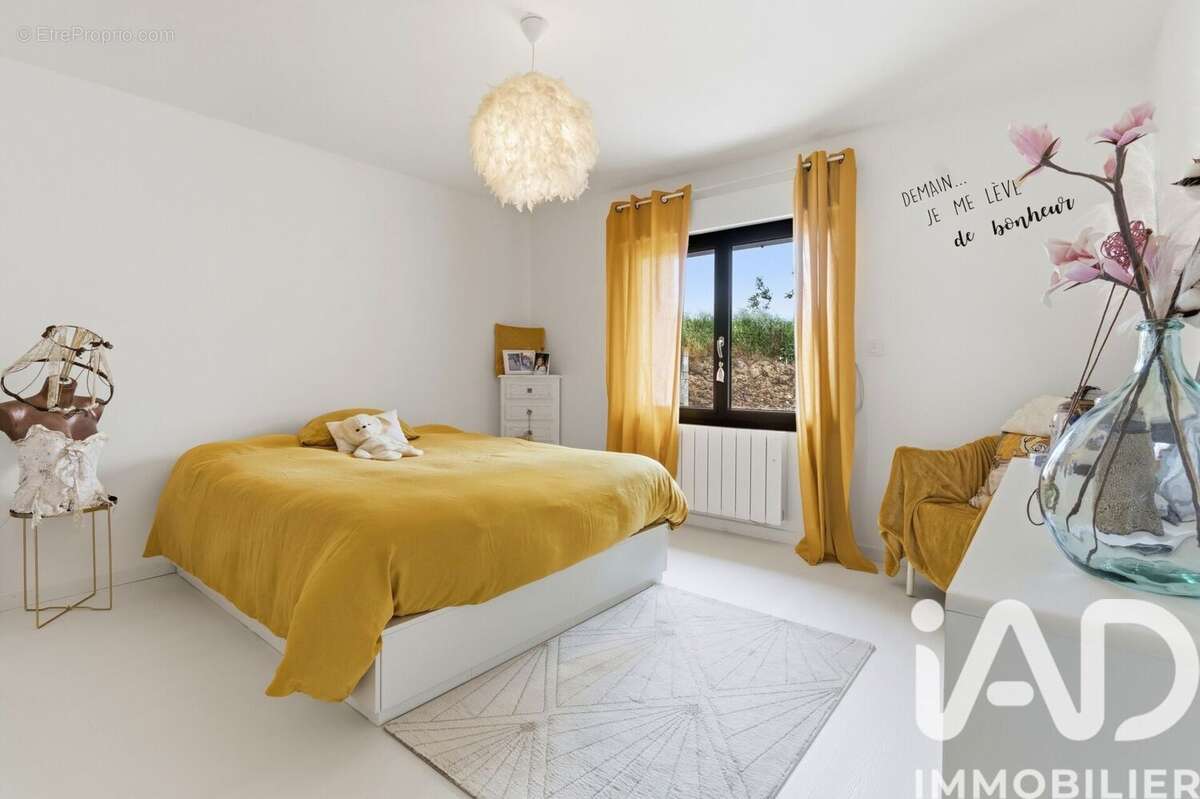 Maison 205 m² à Le Gres  - photo 7