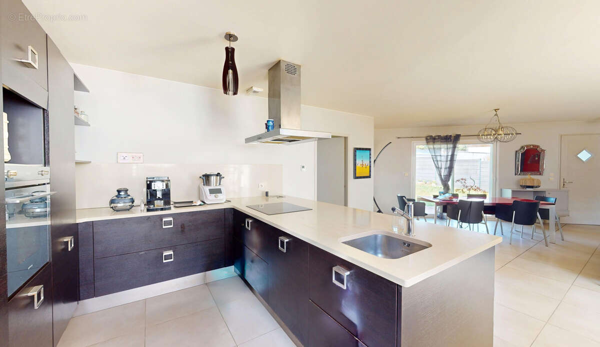 Anglet Brindos : Maison contemporaine T5 de plain-pied avec piscine - photo 4