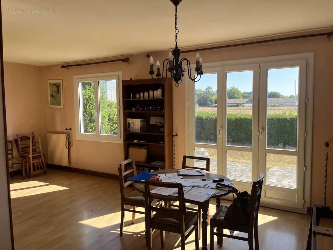 quartier saint Acheul / plain pied / garage + accès terrain - photo 2