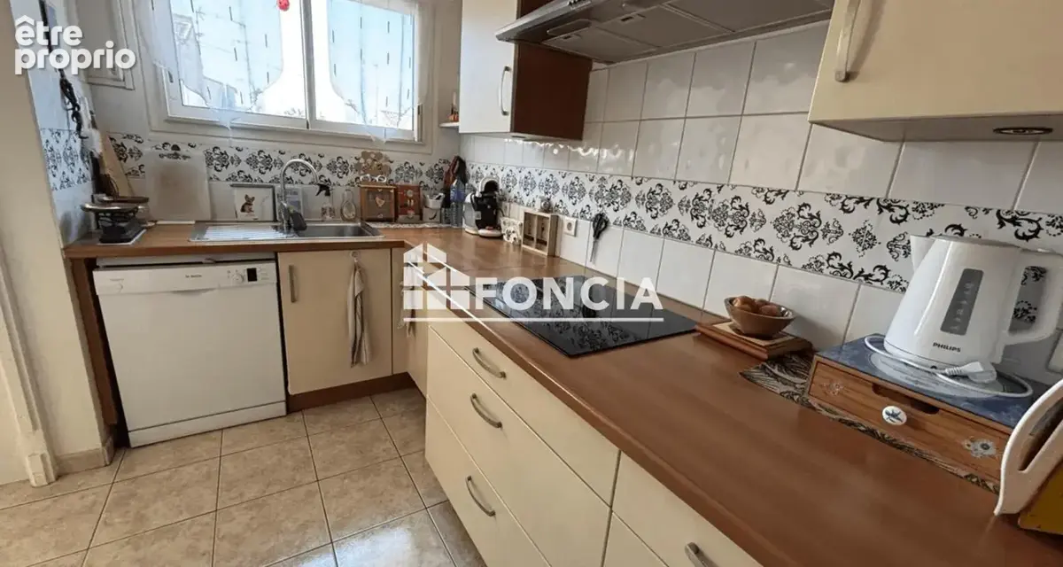 Lunel - Villa T4 climatisée de 115 m² avec studio indépendant, piscine et garage, sur un terrain de 717 m² - photo 7