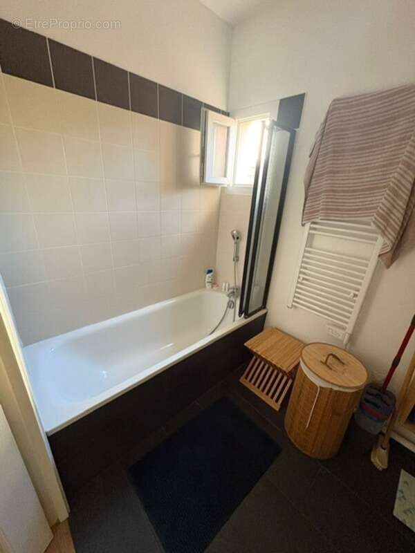Appartement à ROQUEVAIRE