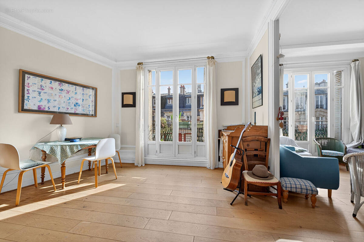 Appartement à PARIS-15E