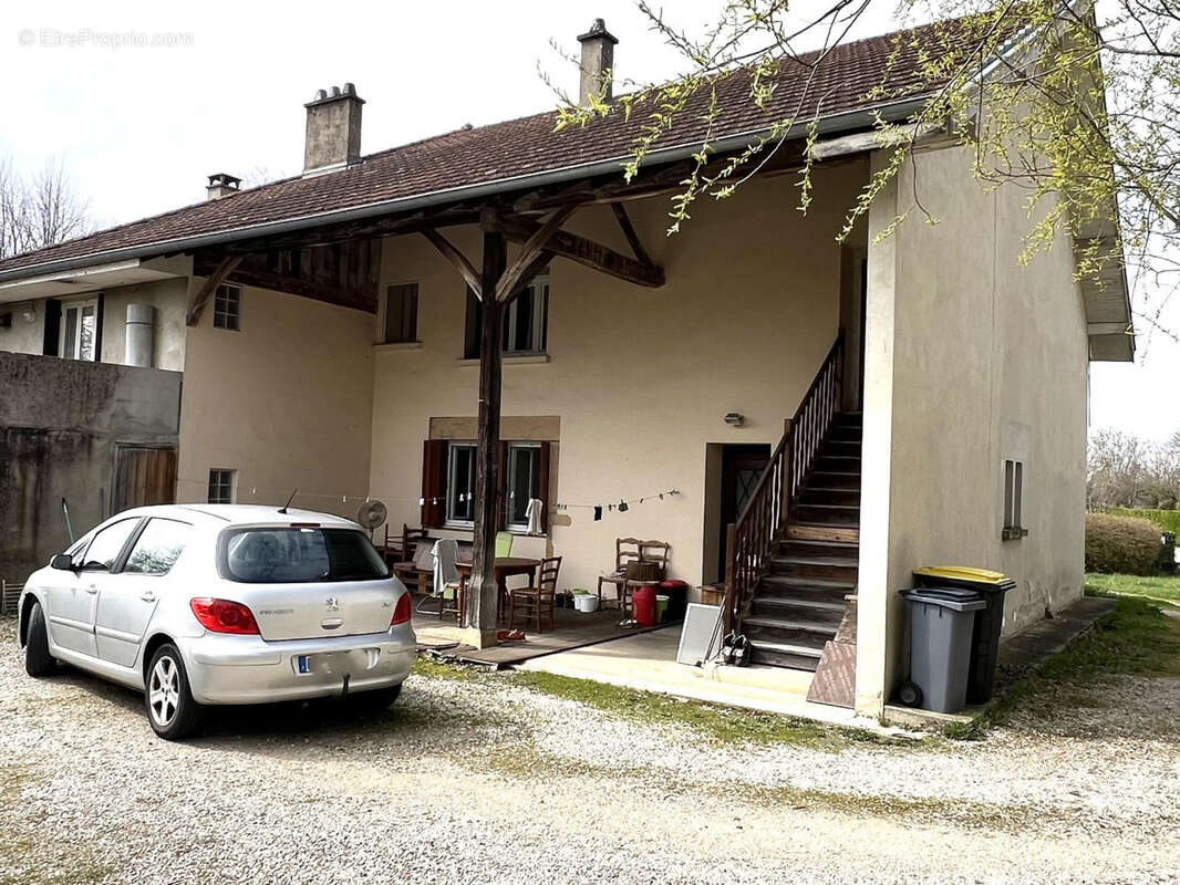Maison à POLLIAT