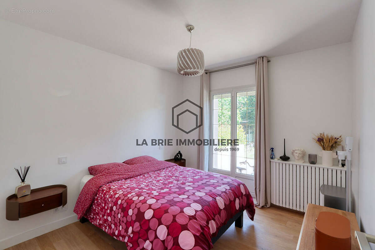 Maison à VILLECRESNES