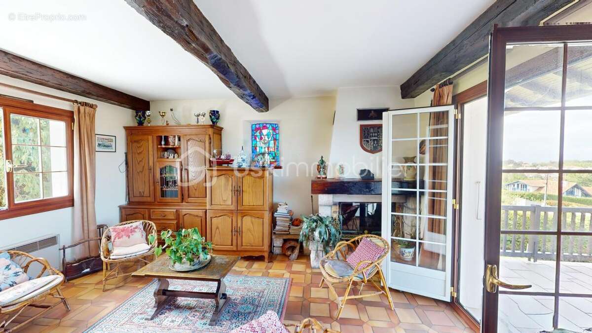 A Saint Jean de Luz, Maison 5 ch + T3 et terrain 1700 m2 divisible - vue océan et montagnes - photo 6