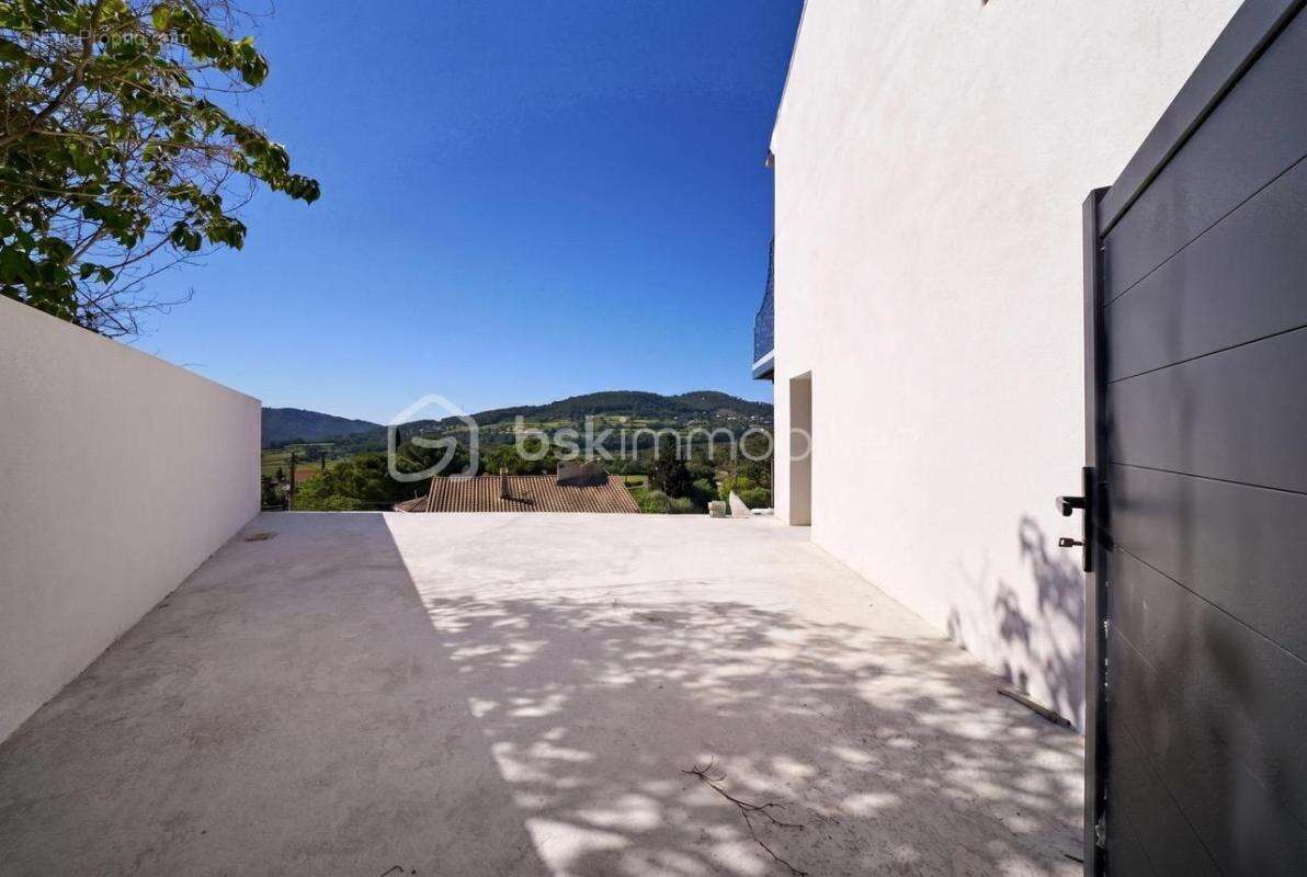 Appartement à LA CADIERE-D'AZUR