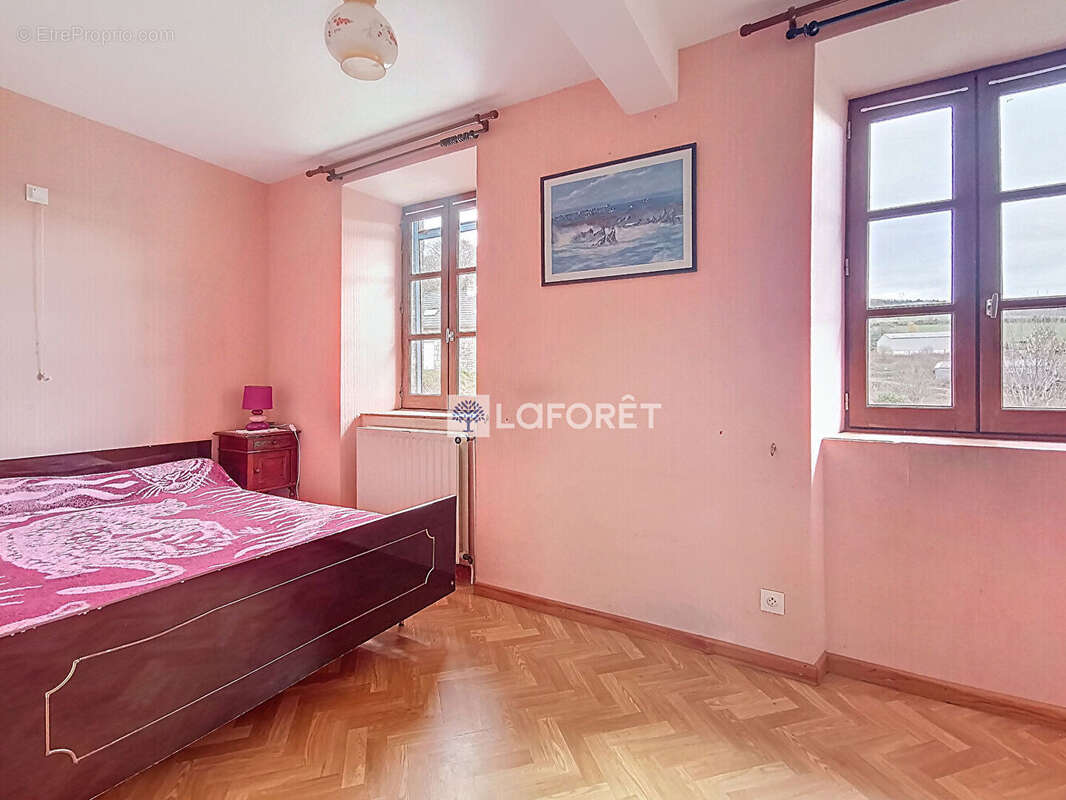 Maison à PAULHAC-EN-MARGERIDE