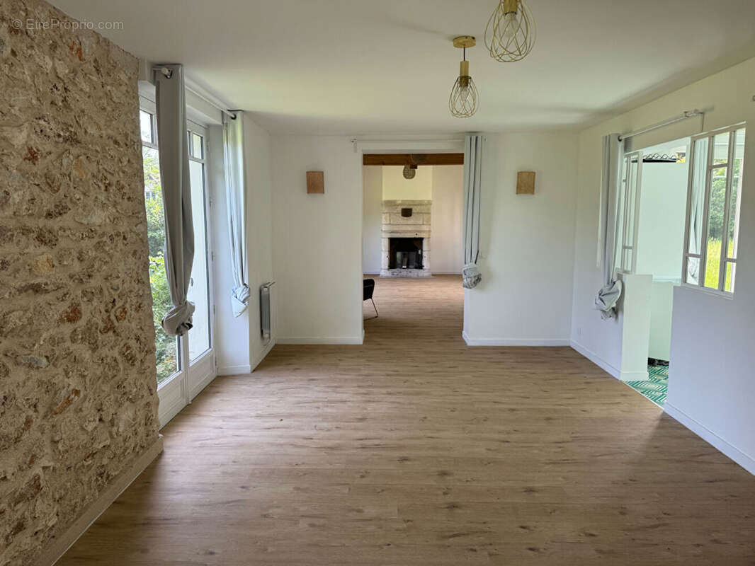 Maison à LES MESNULS