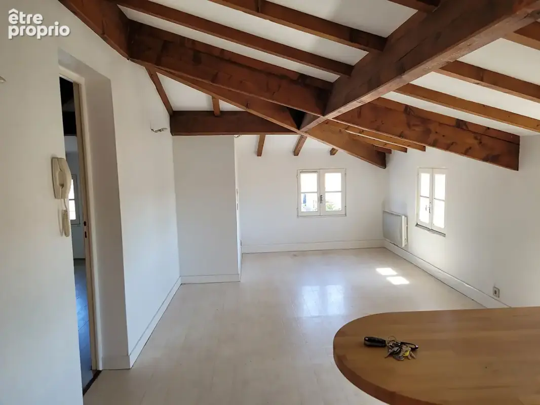 ROCHEFORT centre ville - au 3ème un appartement  de 40 m²  de type 3  avec 2 salles d'eau et 2 WC - photo 14
