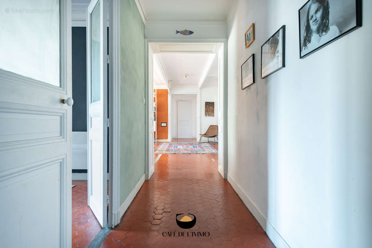 Appartement à MARSEILLE-1E