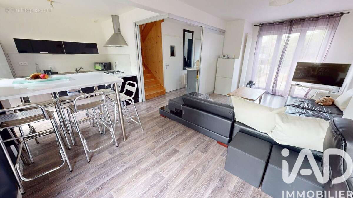 Maison 85 m² à Vert-Saint-Denis  - photo 4