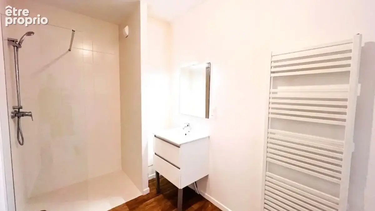 Dpt Finistère (29), à vendre QUIMPER appartement T2 dernier étage de 45 m² habitable - Terrasse - Box - Parking souterrain - photo 7