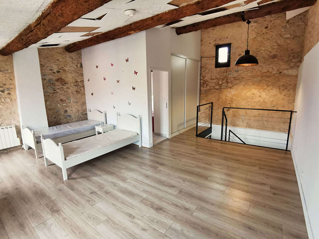 Maison à SAINT-LAURENT-DE-LA-SALANQUE