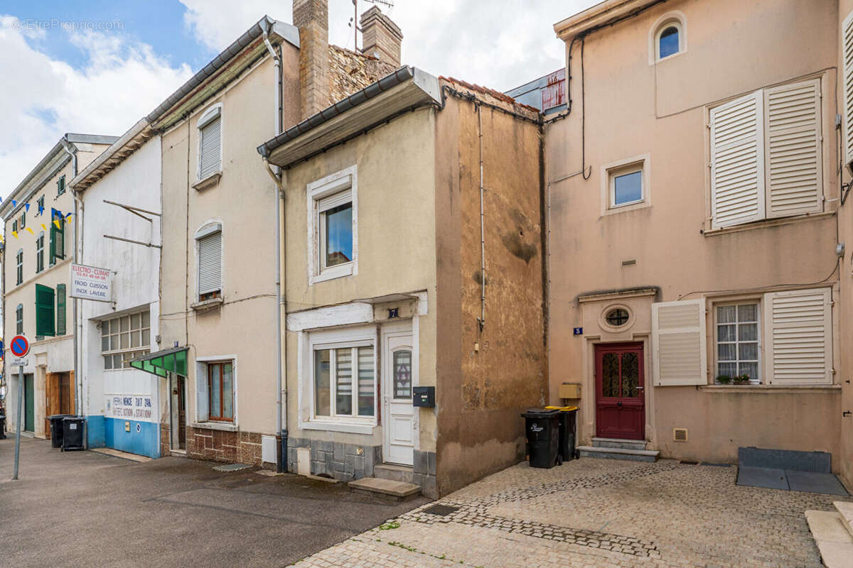 Maison à ROSIERES-AUX-SALINES