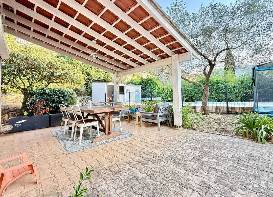 Maison à SOLLIES-TOUCAS