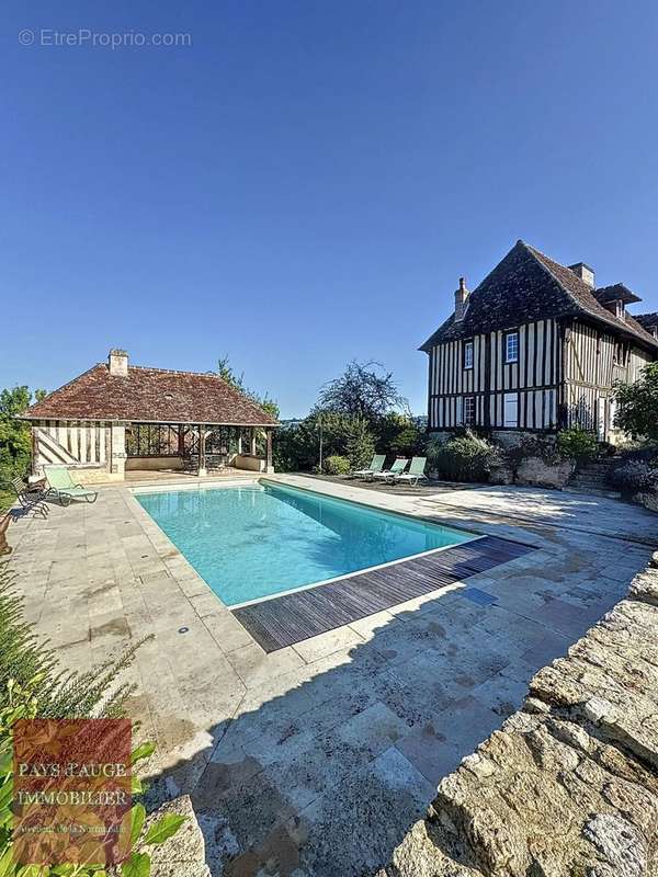 Maison à SAINT-PIERRE-SUR-DIVES