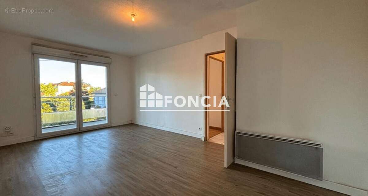 Appartement à LONS