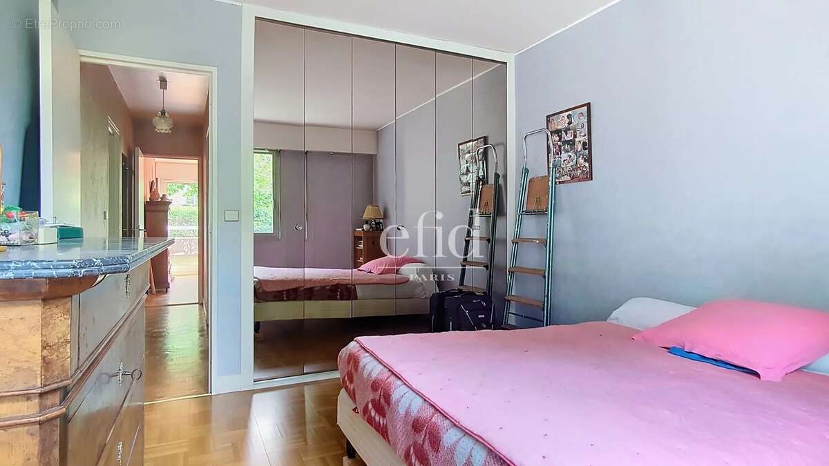 Appartement à ISSY-LES-MOULINEAUX