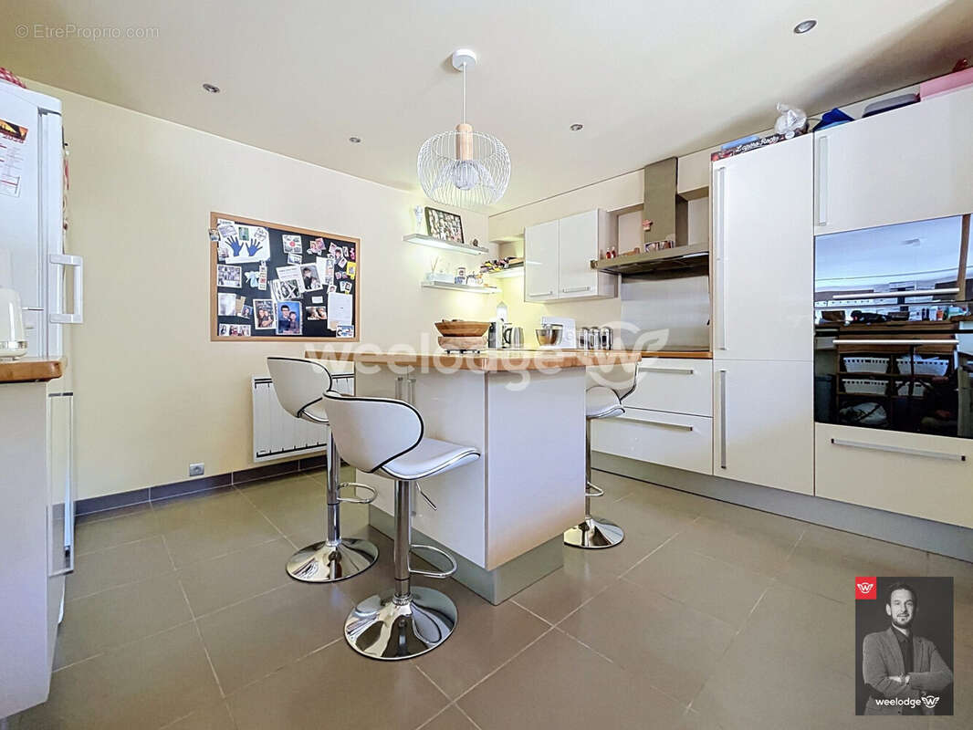 Maison 160 m² à Jouy-Le-Moutier  - photo 2