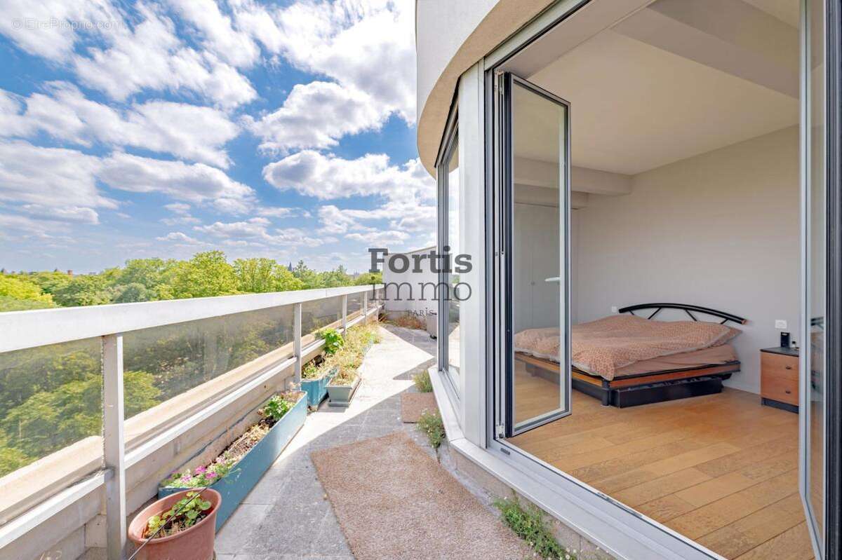 Appartement à PARIS-14E